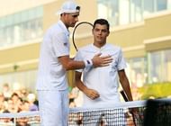 Isner (left) faces compatriot Fritz in the 2020 Acapulco semifinals